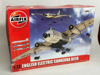 Airfix 1/72 English Electric Canberra B (i) 8,  Contents.