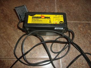 Schumacher Charge ' N Ride 1.  5 A 24/16 Volt Automatic Universal Charger CR2 2