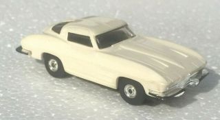 White 1963 Chevrolet Corvette Sting Ray Coupe Ho Scale Aurora Slot Car 1356
