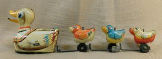 Vintage Tps Mother Duck And Ducklings Tin Lithograph Wind Up Toy Made In Japan