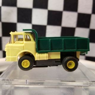 Aurora Dump Truck Light yellow cab & chassis w/green dump Bed HO slot car 2