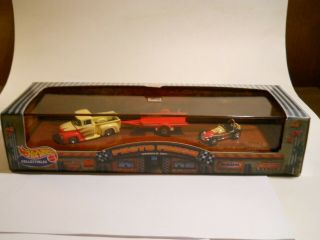 Hot Wheels Collectibles - Photo Finish - Ford Pickup W/sprint Car - With Case