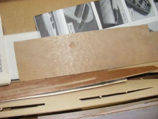 Dumas Boats Chris Craft Mahogany 1940 Runabout 1234 wooden model kit 1/8 28.  5 