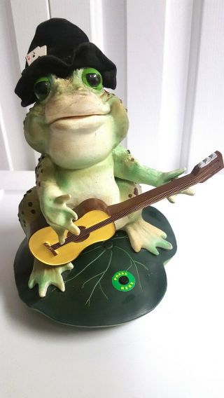 Animated Singing Frog With Guitar - " The Gambler " By Dan Dee