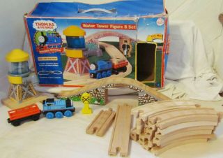 Thomas & Friends Wooden Railway Water Tower Figure 8 Train Set Almost Complete