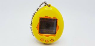 Tamagotchi Gen 1 1996 Yellow Bandai Japanese Virtual Pet Tmgc 12
