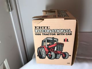 Ertl IH International Harvester 1586 Tractor w/Cab 1/16 Scale Stock 463 NIB 3