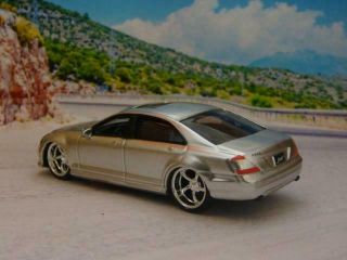 5th Generation 2007 - 2014 Mercedes Benz S550 Sedan 1/64 Scale Limited Edition Z