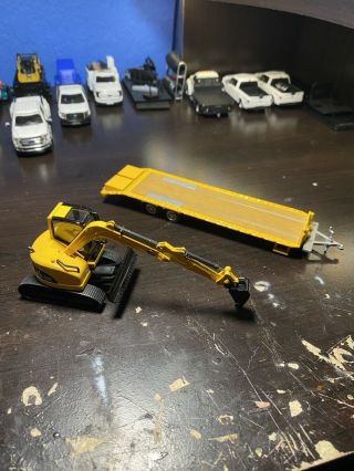 1/64 Beaver Tail Greenlight Trailer With Hydralic Excavator