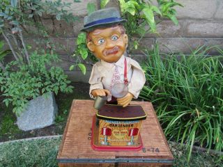 Vintage 1962 Rosko Toys Battery Operated Charley Weaver Bartender Tin Toy