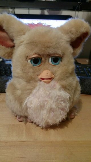 2005 Larger Furby Large Feet Brown,  Pink with Blue Eyes Plays games 3