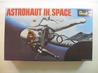 Classicrevell 1/12 Astronaut In Space H - 1841:100