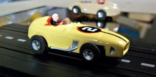 Aurora Model Motoring T - Jet Ho 1359 Indianapolis Indy Racer Yellow 2 W/chassis