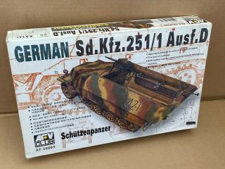 Afv Club 1/35 Sd.  Kfz.  251/1 Ausf.  D Schutzenpanzer,  Contents.