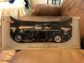 1/18 Scale 1938 Cadillac By Signature Models