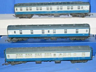 TRI - ANG OO GAUGE.  3 OFF BLUE & GREY LIVERY BR COACHES AS PHOTOGRAPH.  No boxes 2