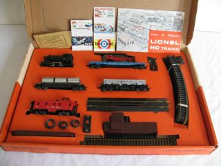 Vintage 1960 Lionel Trains HO Scale Work Hawk Freight Set 5761 EX 2