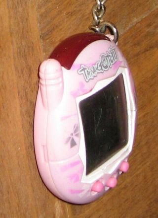 2004 Tamagotchi Connection Virtual Pet Version Bandai Pink Bow Ties Wear 3