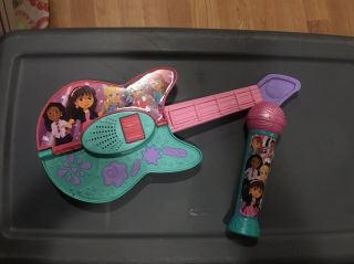 2013 Fisher - Price Dora And Friends Play It 2 Ways Guitar And Microphone