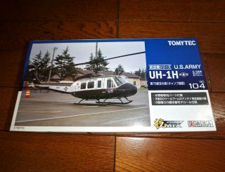 1/144 Uh - 1h Hq Us Army Japan,  Camp Zama,  Pre - Painted Model By Tomytec Hc104