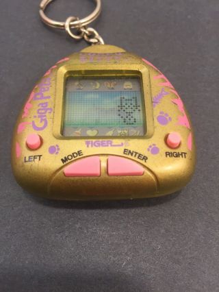 1997 Tiger Electronics Giga Pets SPECIAL GOLD EDITION Compu Kitty 2