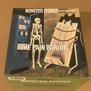 Moebius Aurora Monster Scenes The Pain Parlor Model Kit 635 Complete Open 2010