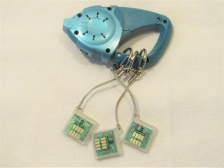 2002 Tiger Electronics Hit Clips with 3 Songs Sugar Ray,  Brittney Spears 2