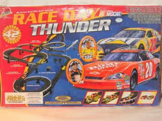 Race Day Thunder Nascar Life - Like Racing Ho Scale Electric Slot Racing 433 - 9451