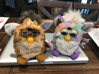 2 Vtg Furby Giraffe And Multicolor Model 70 - 800 1998 And 1999 With Tag,