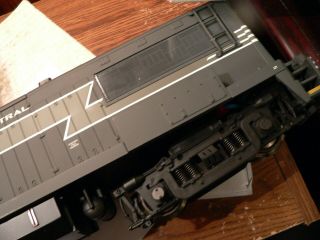 ARISTO - CRAFT ART - 22112 GE U25 - B NYC Diesel Locomotive Lights,  Smoke G Scale 3
