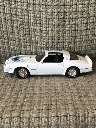 Ertl 1:18 1977 White Pontiac Trans Am