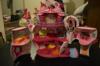 My Little Pony Ponyville Teapot Musical Palace Playset;