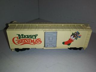Bachmann HO Scale White Christmas Express train Merry Christmas box car 2