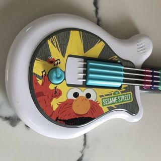 Sesame Street Playskool Let ' s Rock Elmo Toy Guitar Lights Up Play Phrases Tunes 2