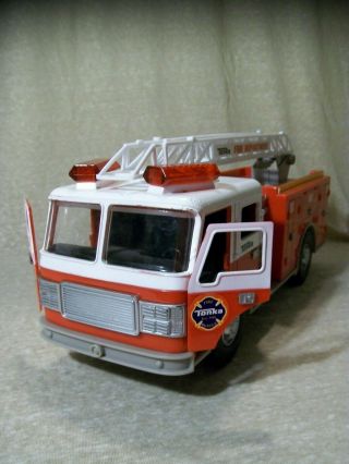 T13 Tonka Lights & Sound Fire Engine Truck,  Extension & Spare Ladders 3