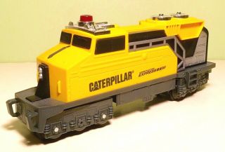 Toy State Battery Op.  Caterpillar Train Locomotive Caboose And Flatcar With Load 2