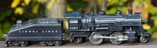Lionel Trains Post War O 2 - 4 - 2 Steam Engine 1060 & Tender