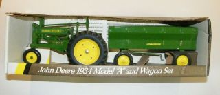 John Deere 1934 Model “a” Tractor & Wagon Set 1/16 Diecast Scale Nrfb