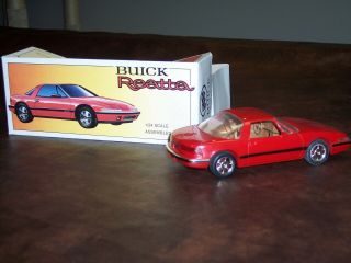 Buick Reatta - 1/24 Scale - Dealer Promo Car - Adult Displayed -