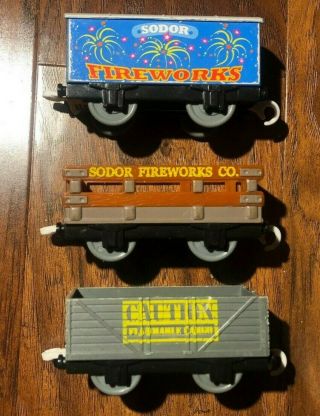 Thomas & Friends Sodor Fireworks Co.  Trackmaster Train Box Car Set 2009