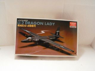 Academy Lockheed U - 2 Dragon Lady Spy Plane 1/72 (a308)