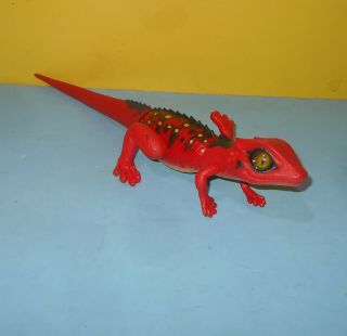 Robo Alive Lurking Robotic Running Lizard Red Toy Pet Lifelike Zuru Inc