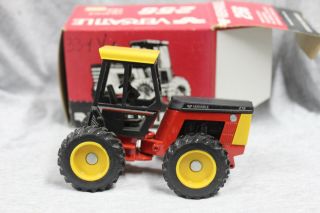 1/32 Scale Models Versatile 256 Bi - Directional Tractor 99000340