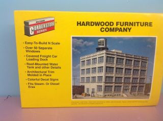 N Scale Walthers Hardwood Furniture Company 933 - 3232