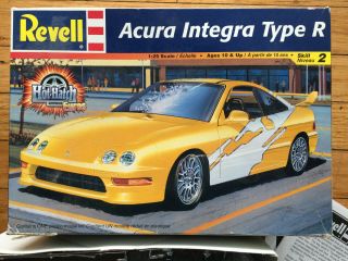 Revell 1:25 Acura Integra Type R Model Kit 3