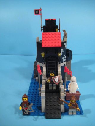 Lego 6075 Wolfpack Tower Castle Set 1992
