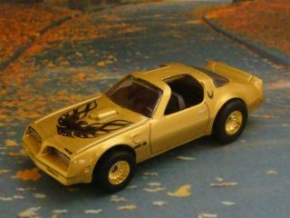 Hot Bird 1977 Pontiac Trans Am V - 8 Muscle Car 1/64 Scale Limited Edition Q