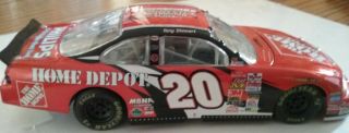 TONY STEWART DIECAST 1:24 SCALE NASCAR WITH FLAG HOME DEPOT 3