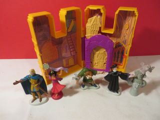 Disney Hunchback Of Notre Dame Cathedral Playset Pvc Figures