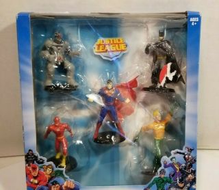 Justice League Collectible Figurine Box Set Superman Batman Cyborg Flash Aquaman